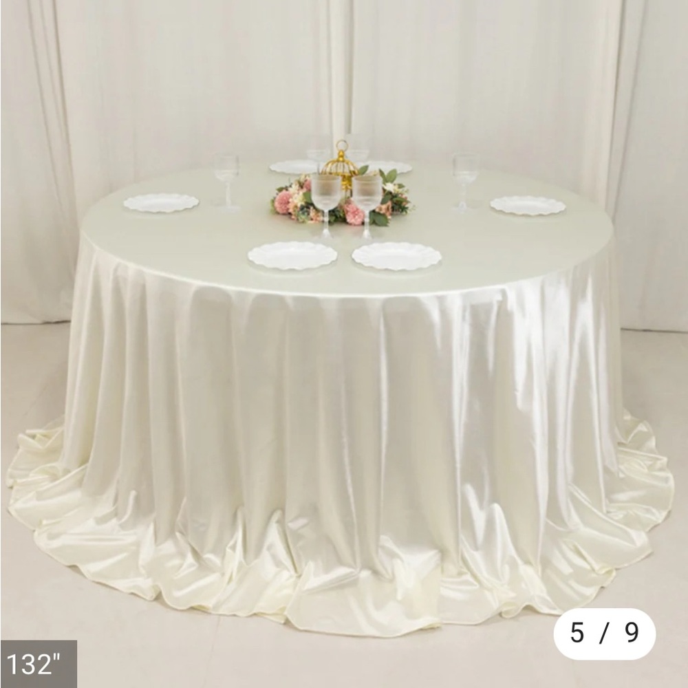 Elegant Cream Tablecloth for Home Dining